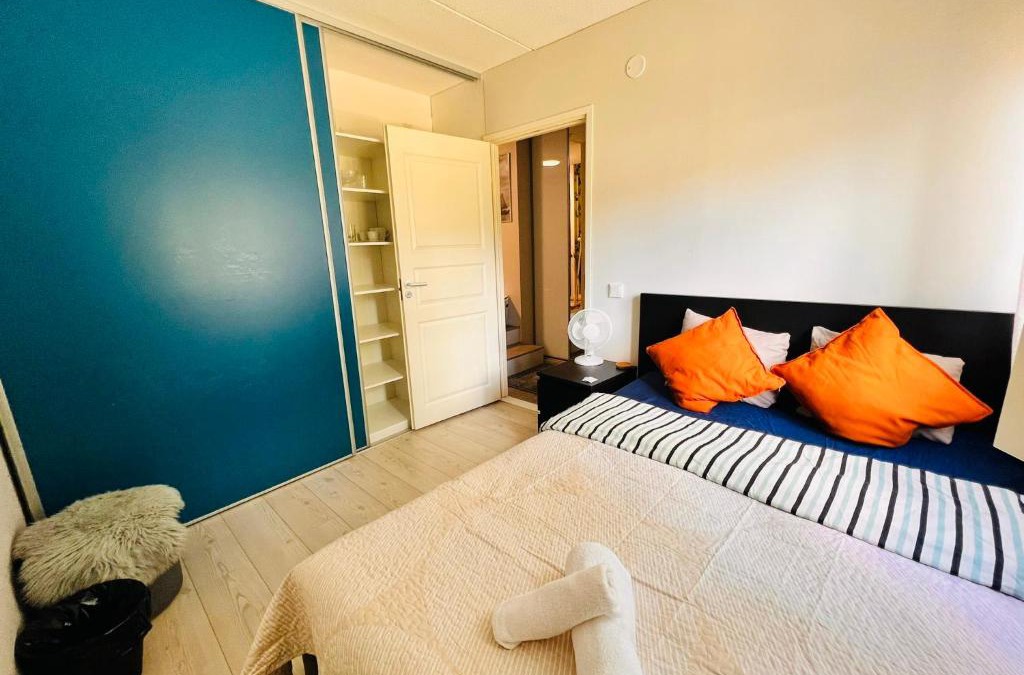 Vantaa House | Cozy private room with free parking and sauna