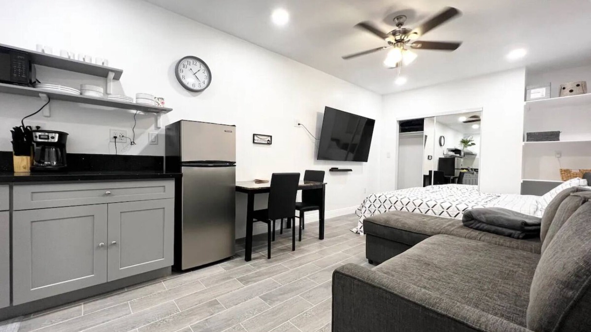 Quartz Hill Apartment | Cozy Private Studio