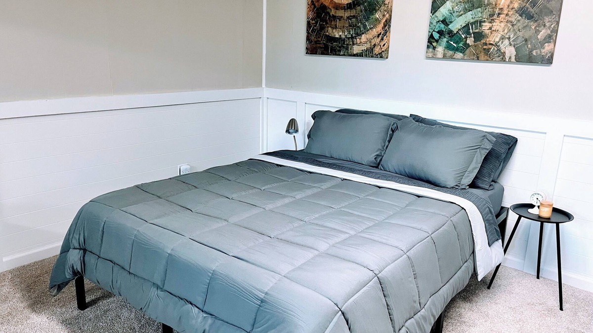 Woodburn House | Cozy & Private Unit - Mins away from WVU, Stadium, Hospitals, Free parking