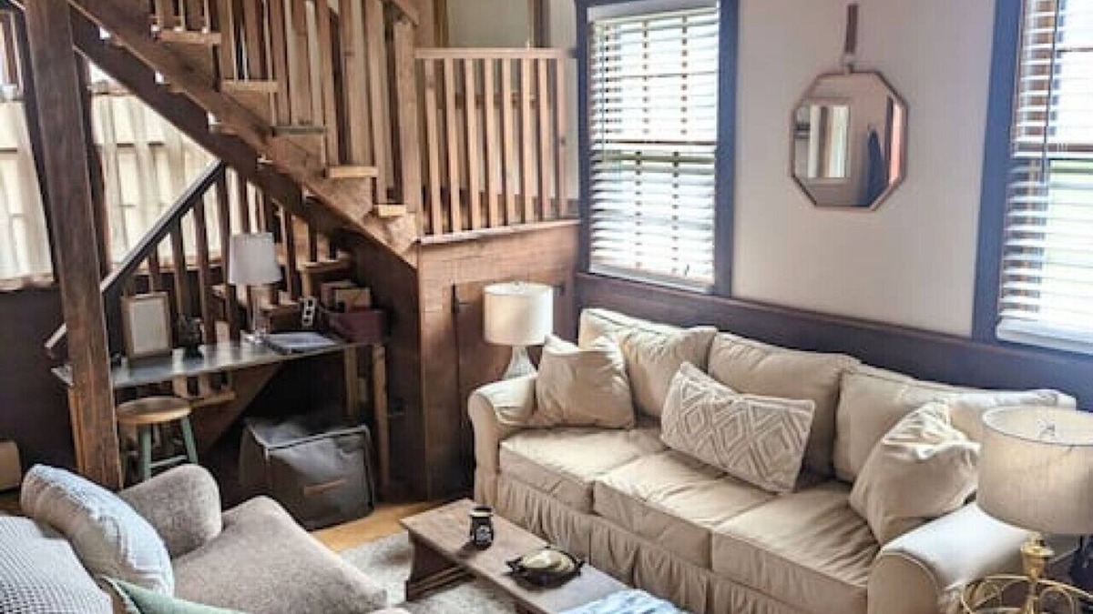 West Hartford Cabin | Cozy Quechee Corner Cabin