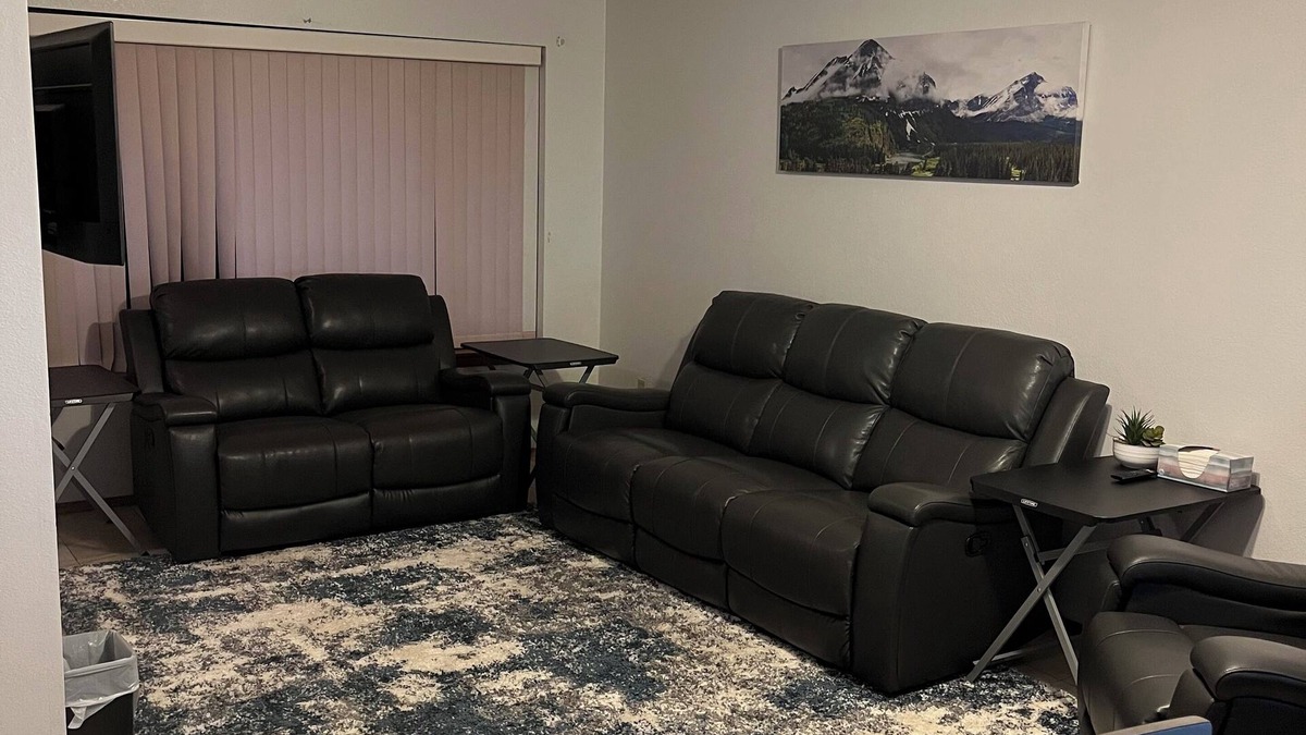 Delta Condo | Cozy, quiet 2-bedroom condo in welcoming Delta with WiFi & 1 car attached garage
