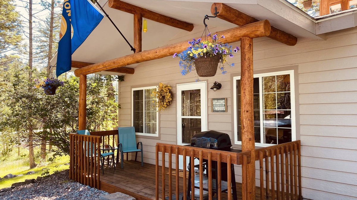 Bigfork House | Cozy, quiet cabin East side of Flathead Lake and surrounded by cherry orchards!
