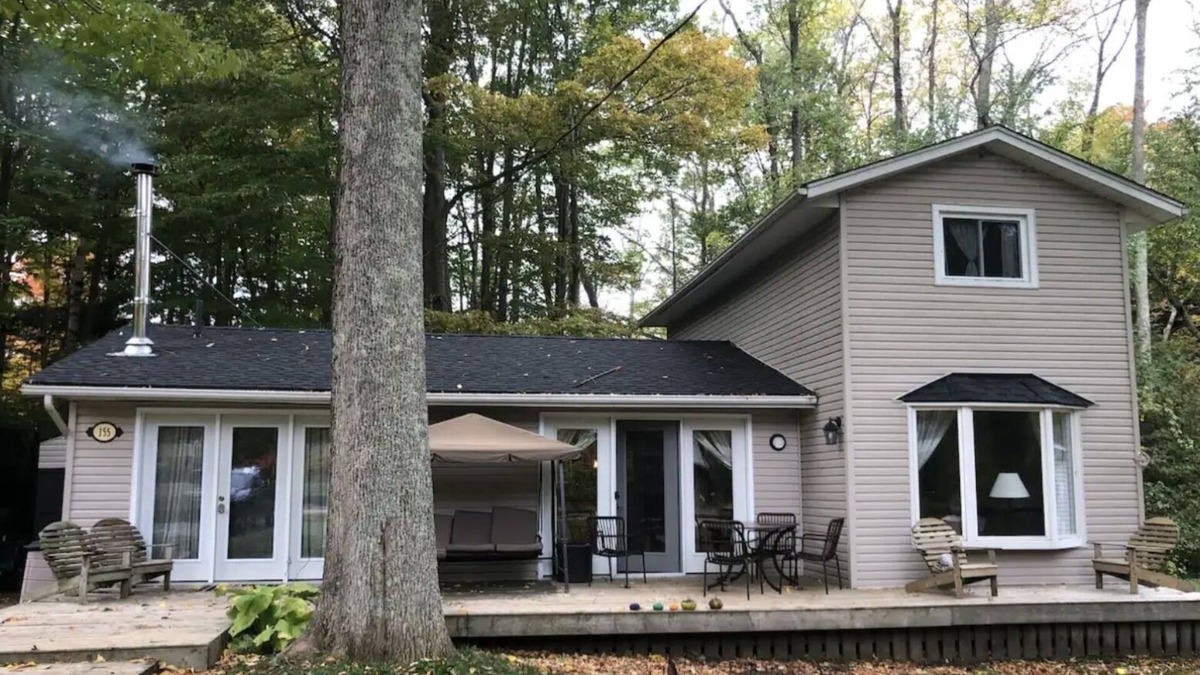 Point Clark Cottage | Cozy, quiet cottage 5min walk to beach with all home amenities