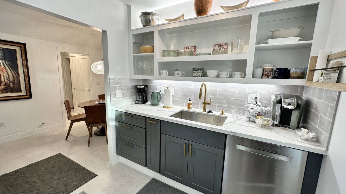 Washington Ave./ Memorial Park House | Cozy Quiet Home! PET FRIENDLY! Back to School 2025 Special!