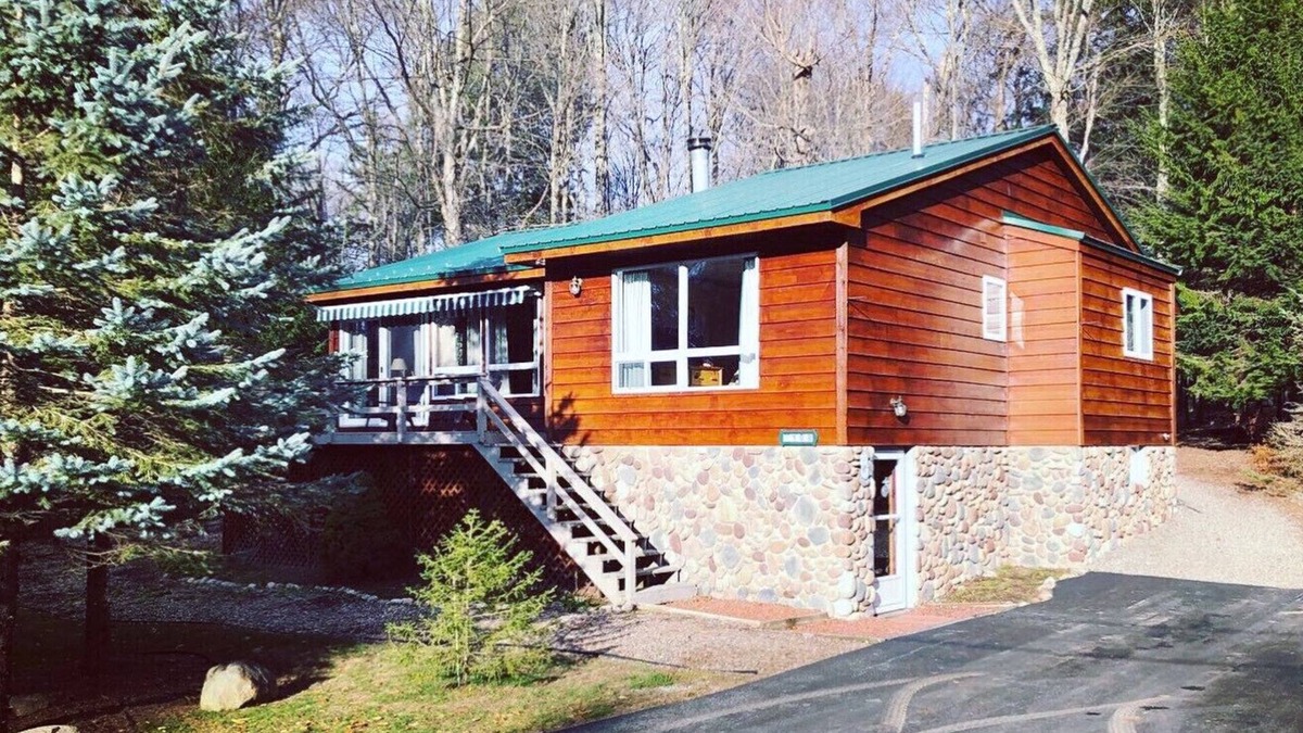 Old Forge House | Cozy, Quiet Old Forge Getaway, just Minutes from The Fulton Chain Lakes