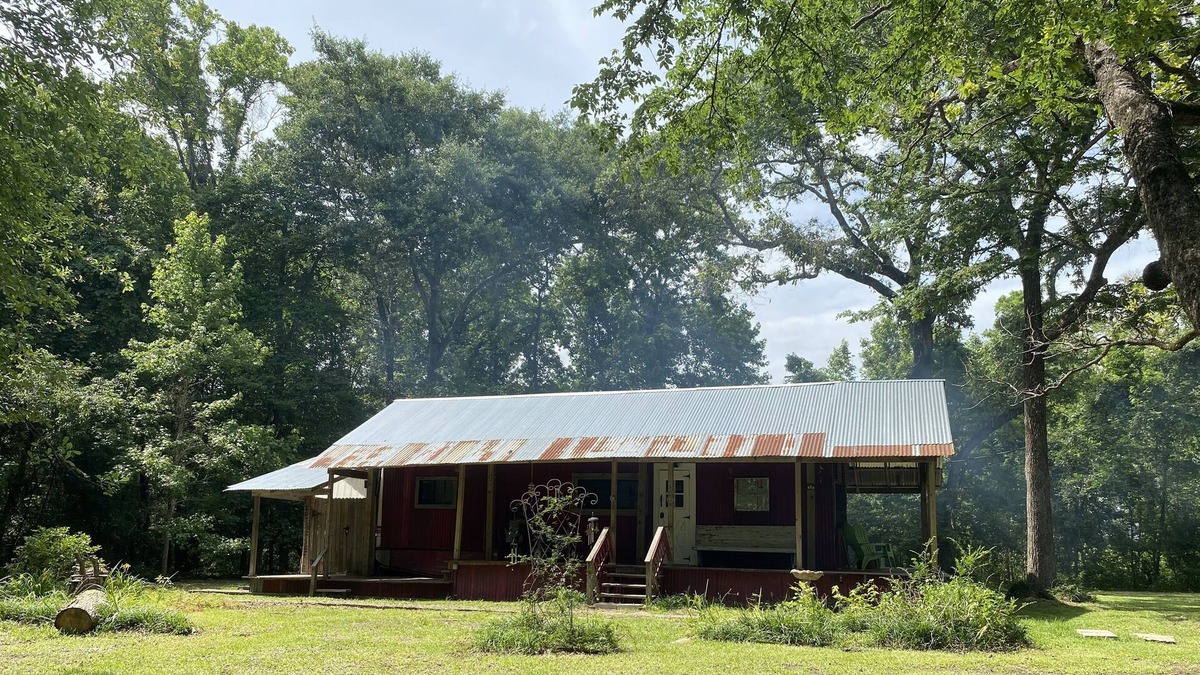 Oakhurst Cabin | Cozy, Quiet, RV-Turned-Tiny Home! Country Getaway!