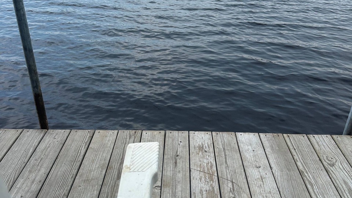 West Buxton Cabin | Cozy quintessential Maine cabin on Bonny Eagle Pond, conveniently located
