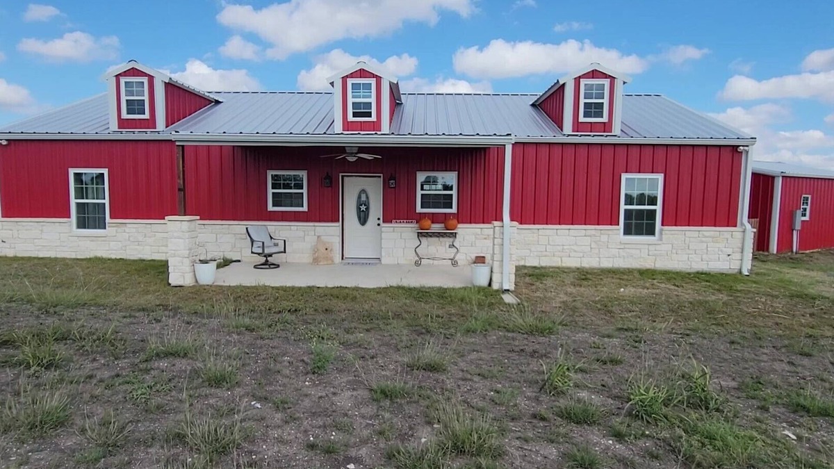 Hutto House | Cozy Ranch
