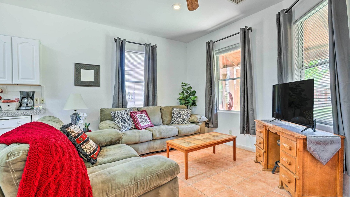 Eleven Mile Corner Apartment | Cozy & Relaxing Eloy Apartment w/Pool Access