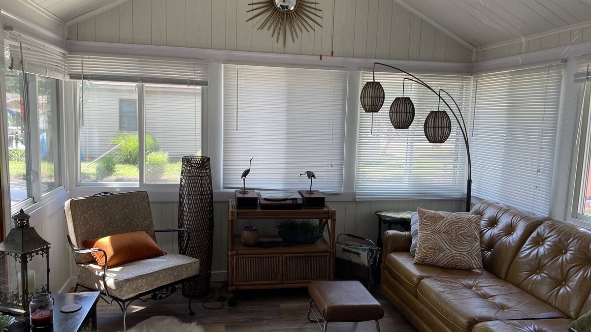 Fenwick Cottage | Cozy, remodeled 1940’s lake cottage on Long Lake in Ionia County