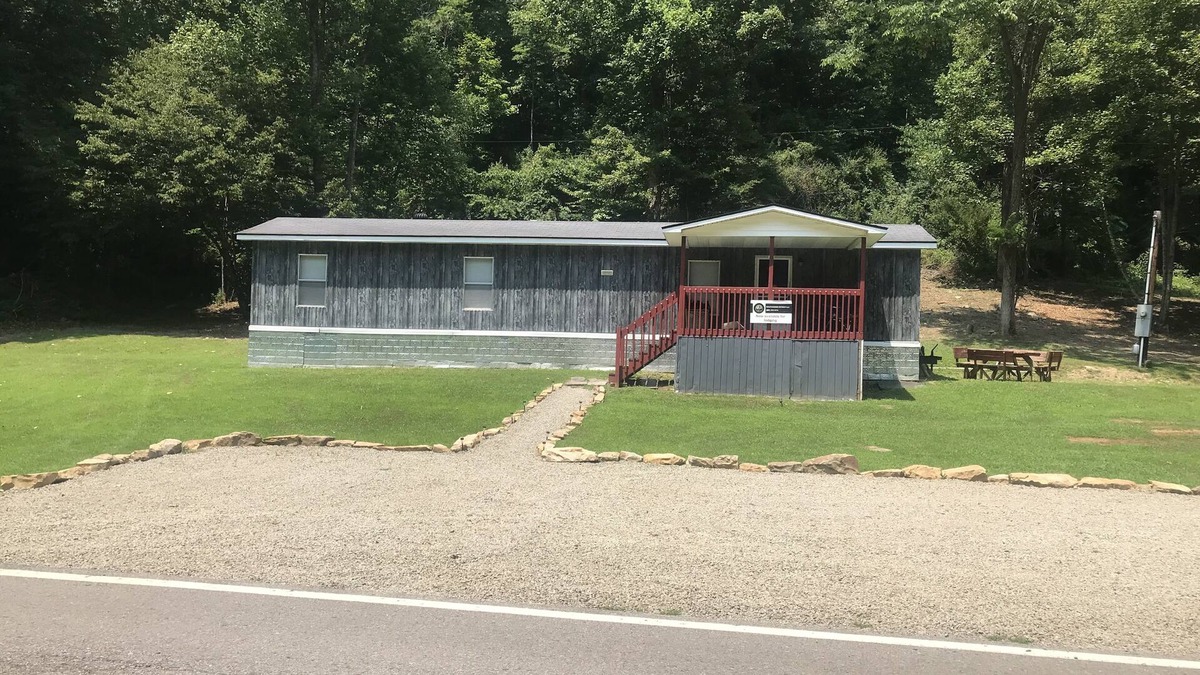 New Richmond House | Cozy Remodeled mobile home conveniently located 1mile from the town of Pineville
