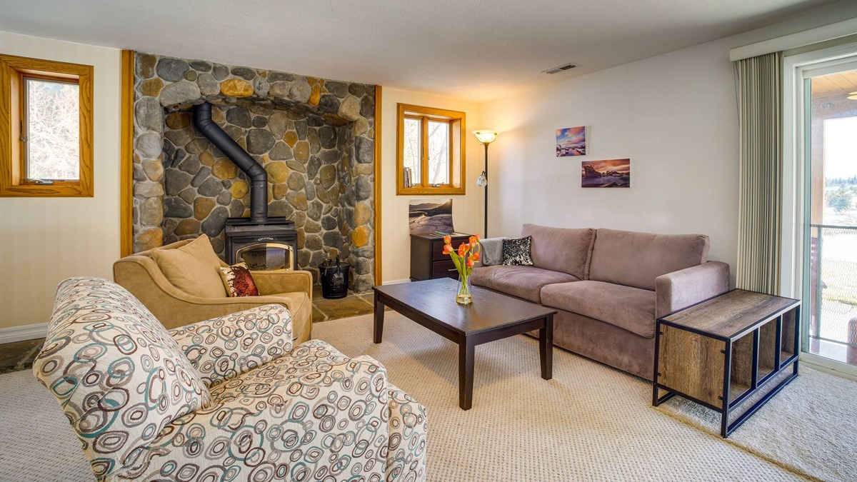 Reno Apartment | Cozy Reno Vacation Rental ~ 9 Mi to Mt Rose!