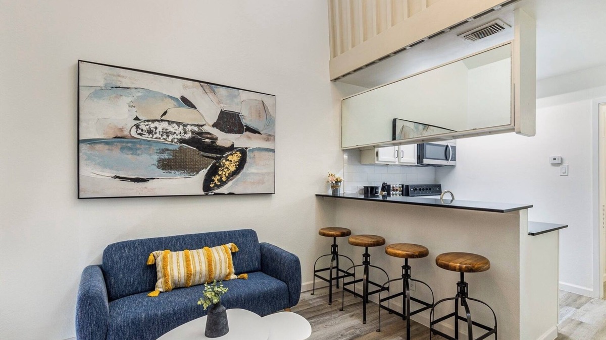 West Campus Apartment | Cozy Renovated 2 Bedroom Apt Near Downtown