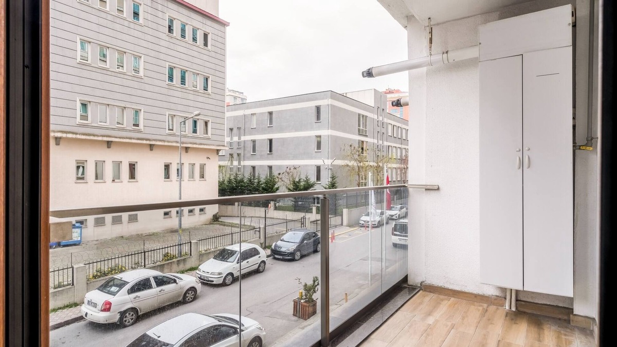 Esenyurt Apartment | Cozy Residence with Balcony 4 min to Marmara Park