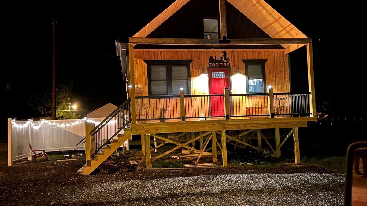 Marlinton Cabin | Cozy retreat 2 min bike ride to Greenbrier Trail 2 ride/river to fly fish.