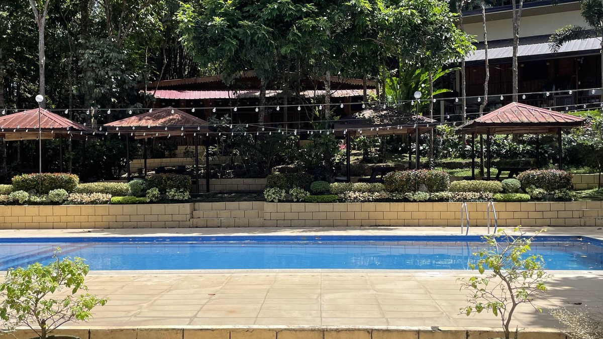 Nagcarlan Resort | Cozy Retreat amidst nature, very spacious for families and groups, free WiFi