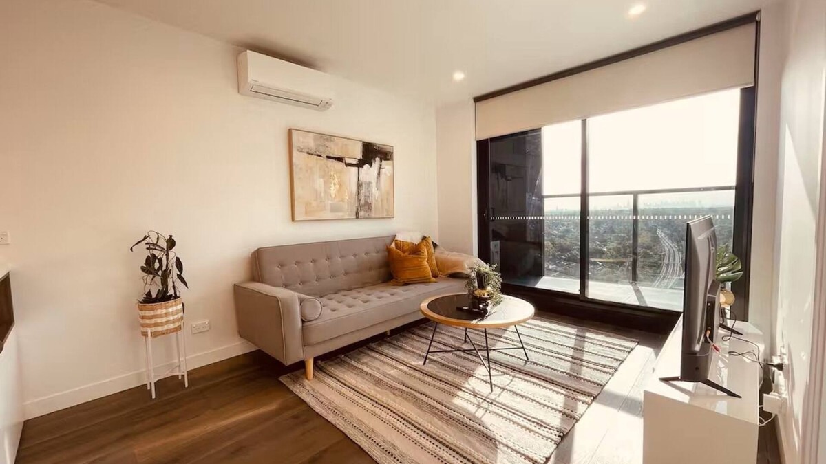 Box Hill Apartment | Cozy Retreat
