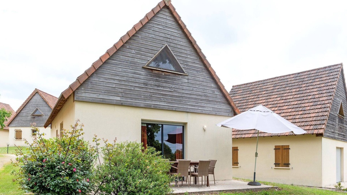 Lacapelle-Marival House | Cozy Retreat with Shared Pool