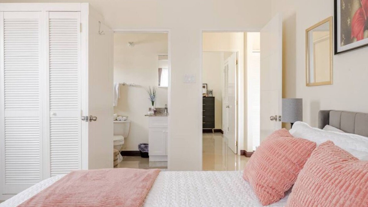 Old Harbour House | Cozy retreat in a Gated community Stylishly modern, 24 hour security