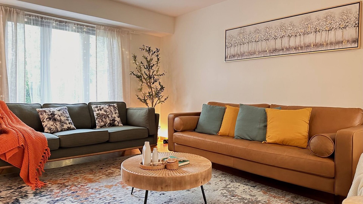 Streamwood House | Cozy retreat in a prime location