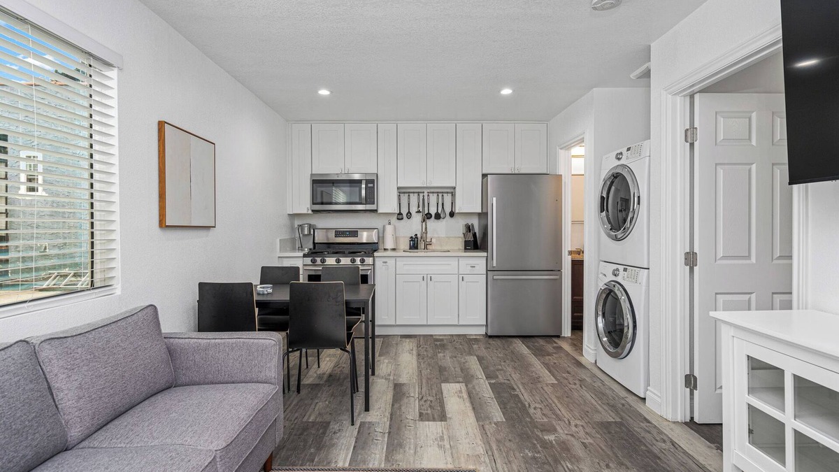 North Long Beach Apartment | Cozy Retreat in Long Beach