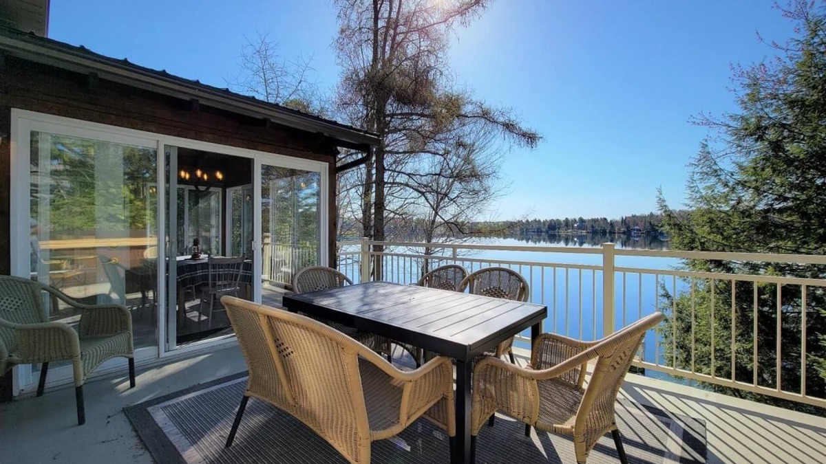 Orford Ski Chalet | Cozy retreat in Orford on beautiful Bowker lake