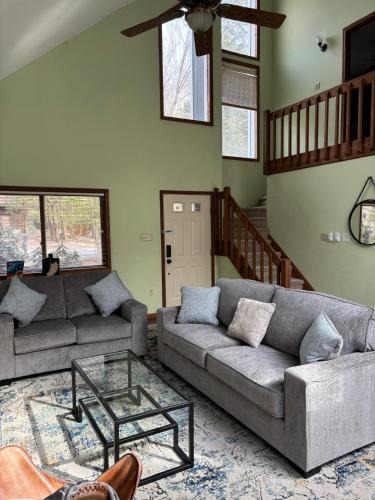 Tobyhanna Ski Chalet | Cozy Retreat in Scenic Poconos
