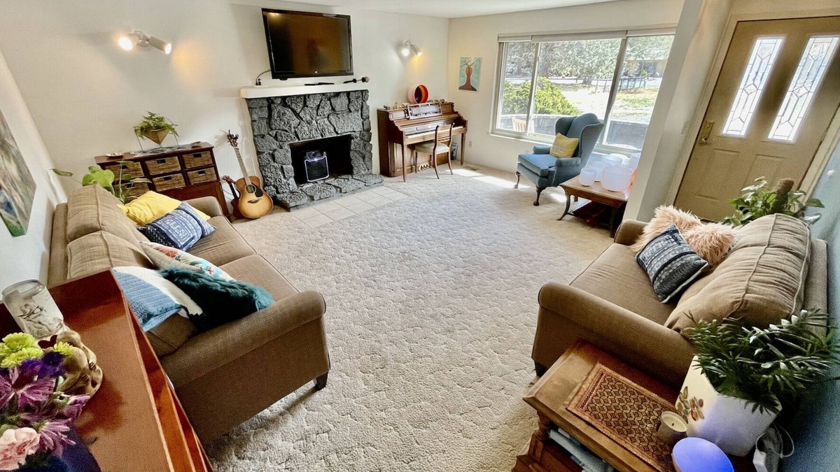 Old Farm District House | Cozy Retreat in the Forest - Walk to Factory Outlets!