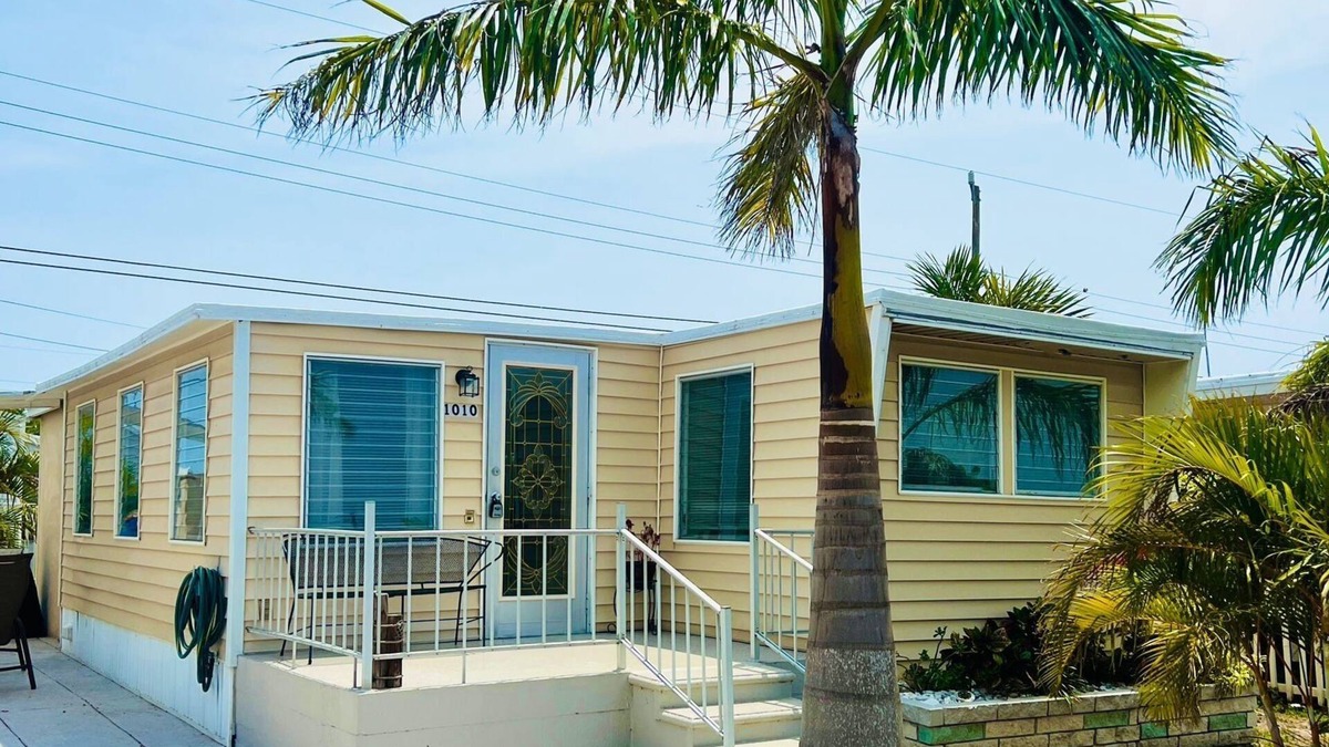South Bradenton House | Cozy retreat, near some of the best Florida beaches!