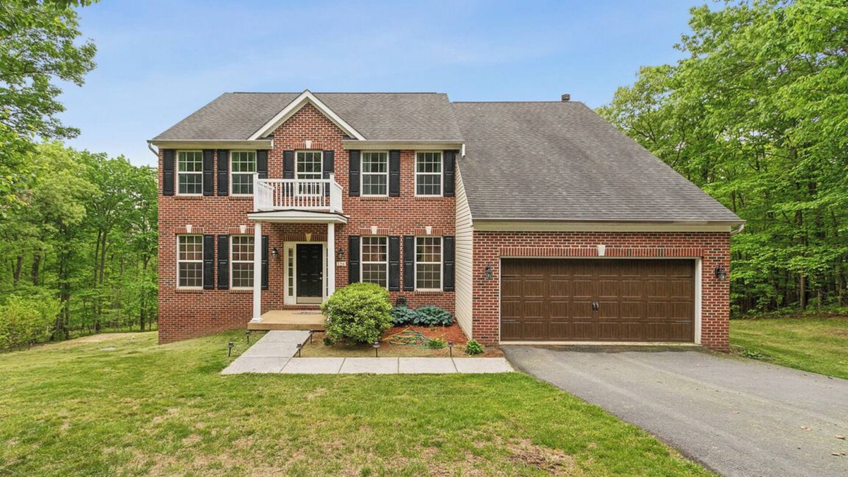 Fishers Hill House | Cozy retreat on Mountain Fall Parks for family and friends