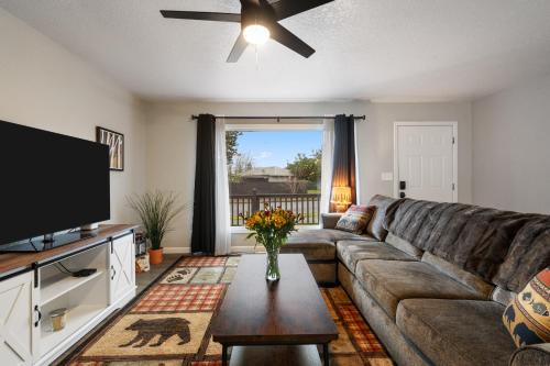 Vancouver House | Cozy Retreat, Pet-friendly Haven