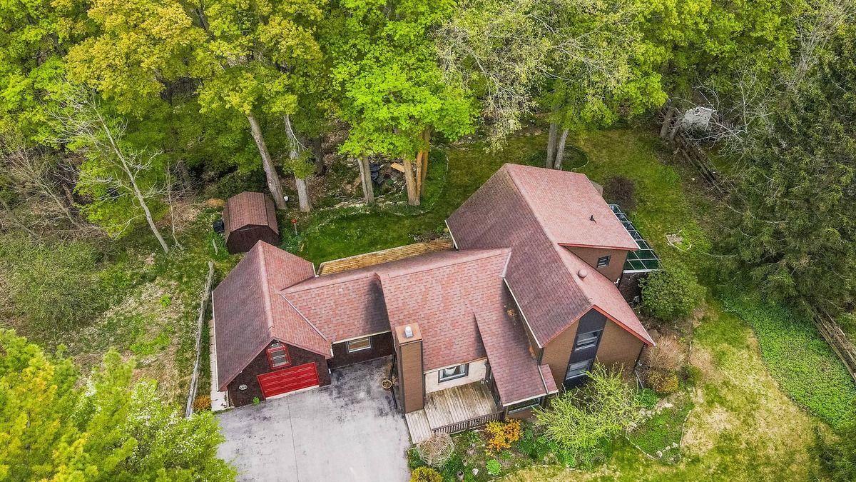 Georgian Bluffs Cottage | Cozy Retreat: Serene Views & Group Friendly