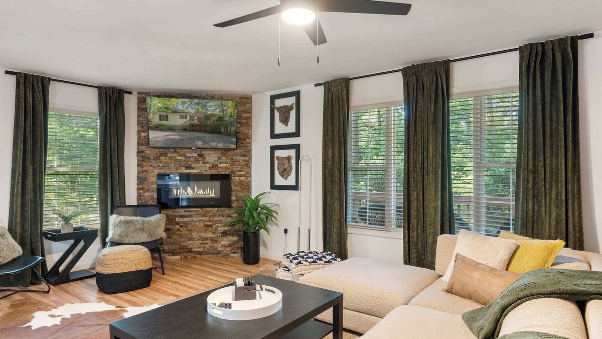Mount Jackson Ski Chalet | Cozy Retreat w/Fire Pit & Grill near Bryce