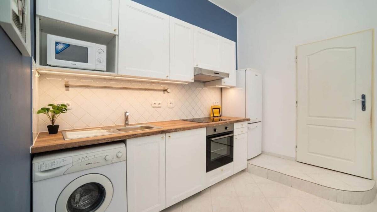 Zizkov Apartment | Cozy, retro-styled flat in beautiful Zizkov