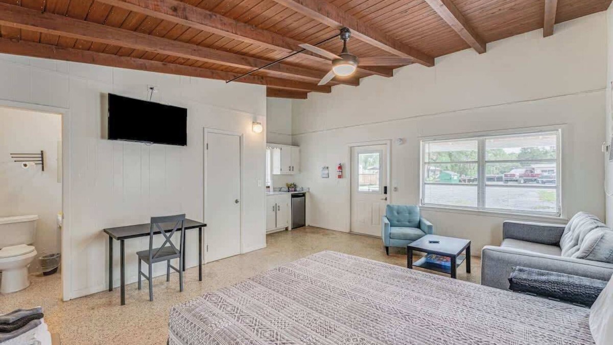 Chassahowitzka Cabin | Cozy River Cabin | Escape to Seven Sisters Springs