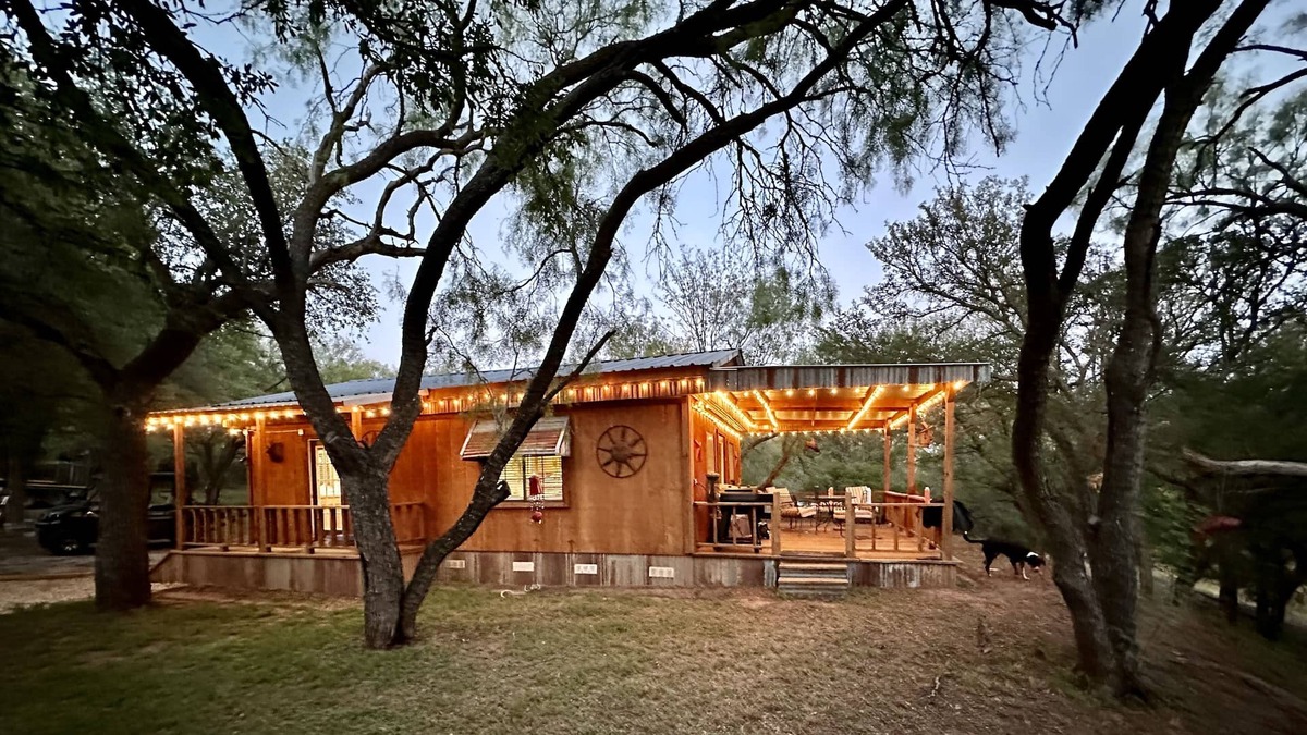 Goldthwaite Cabin | Cozy River Cabin In Mills County. Colorado River frontage on 1 acre