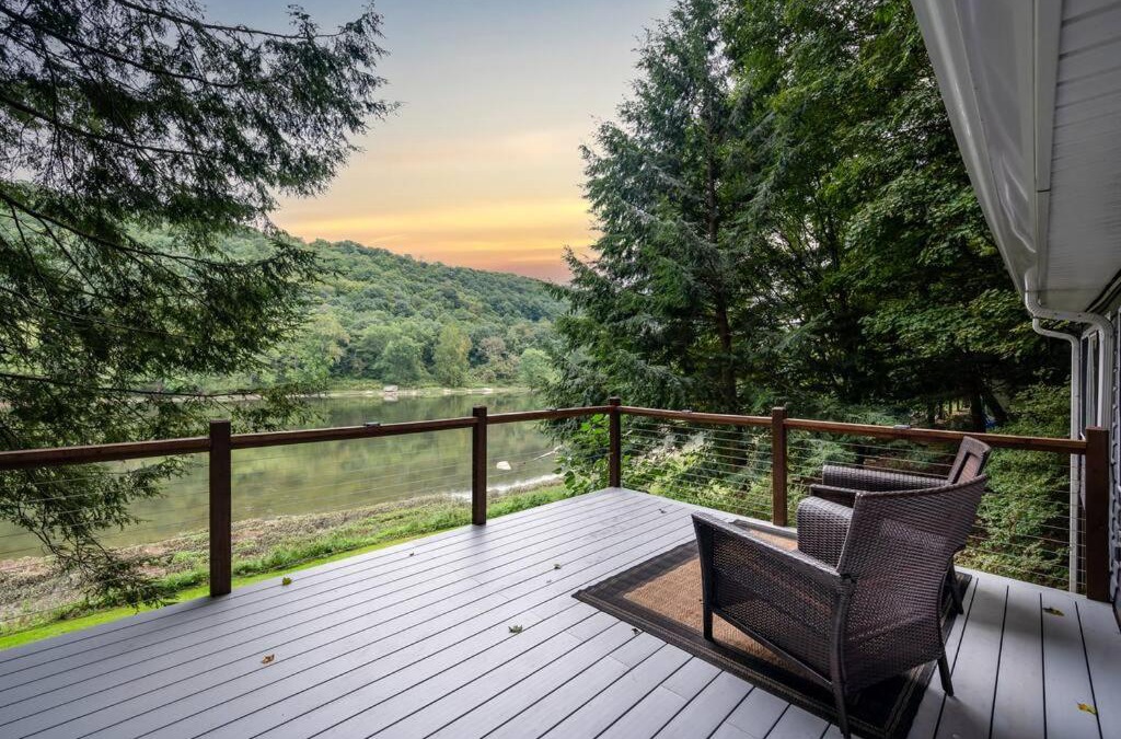 Turkey City House | Cozy Riverfront! 5 Mins to Foxburg and Emlenton