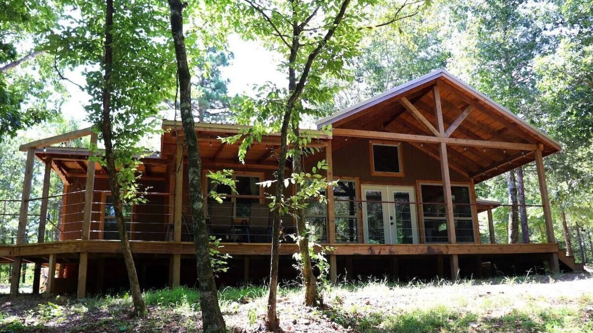 Hodgen House | Cozy Riverfront Cabin in the Ouachita Forest!