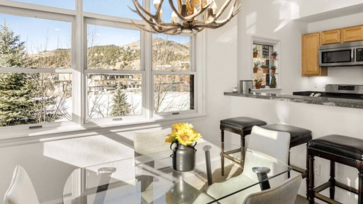 Basalt Condo | Cozy Riverside Condo in Old Town Basalt