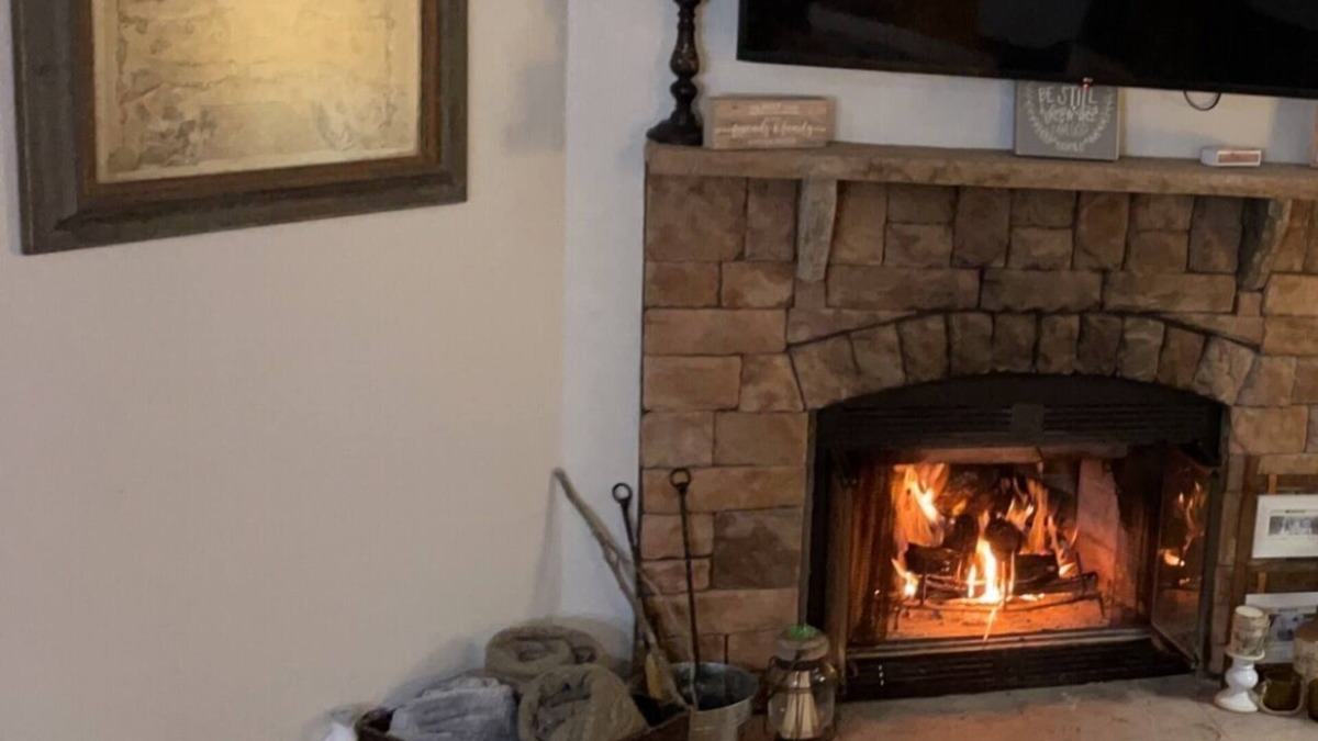 Jasper House | Cozy riverside home