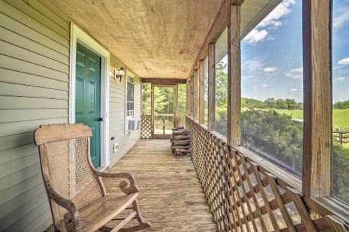 Calverton House | Cozy Rixeyville Cottage with Deck, Grill, and Stabling