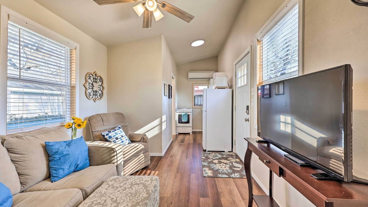 Rogers House | Cozy Rogers Home w/Patio, Near Downtown!
