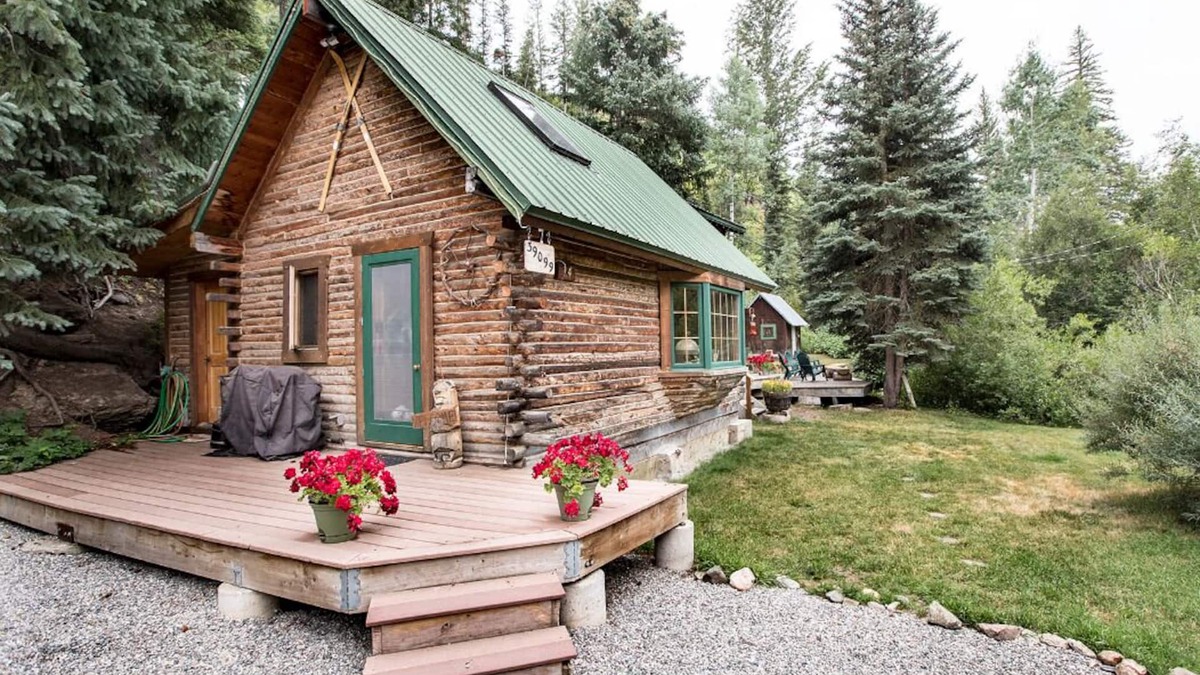 Steamboat Springs Cabin | Cozy Romantic Cabin in the Woods-1 Mile to Downtown Steamboat