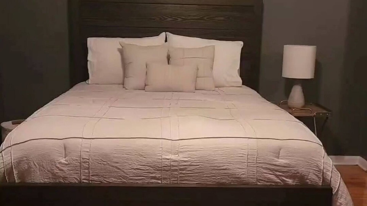 Loganville House | Cozy Room for Rent in Loganville, ideal for a travelling professional.