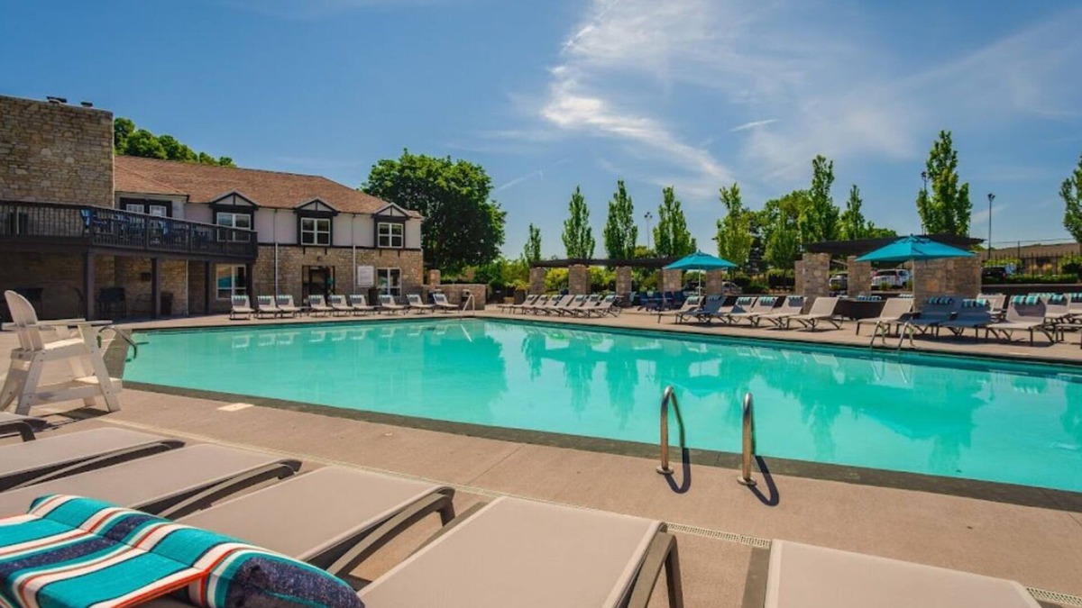 Northwest Columbus Apartment | Cozy Room in apartment with fitness room, WiFi in welcoming Columbus