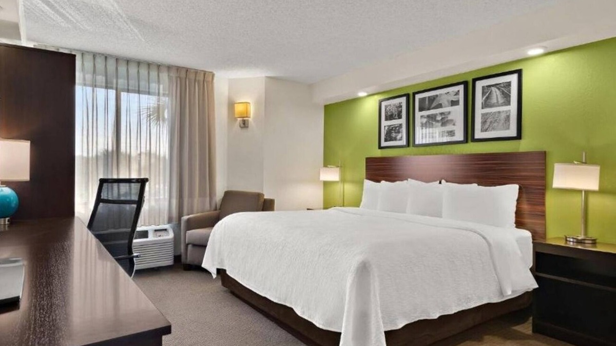 Wesley Chapel Hotel | Cozy Room Perfect for Exploring Wesley Chapel's Parks | Free Parking, Breakfast