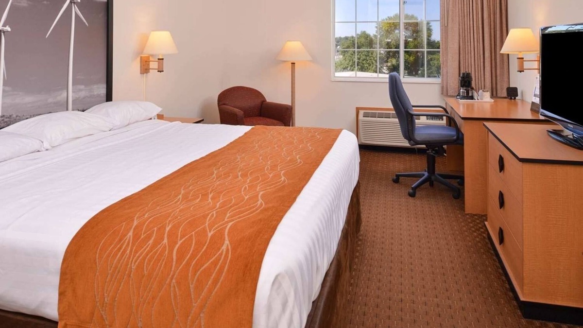Atlantic Hotel | Cozy Room w/Complimentary Breakfast & BBQ Grill – Ideal for Business Travelers