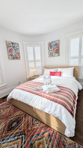 Parkdale House | Cozy Room with Private Kitchen, Private Bathroom