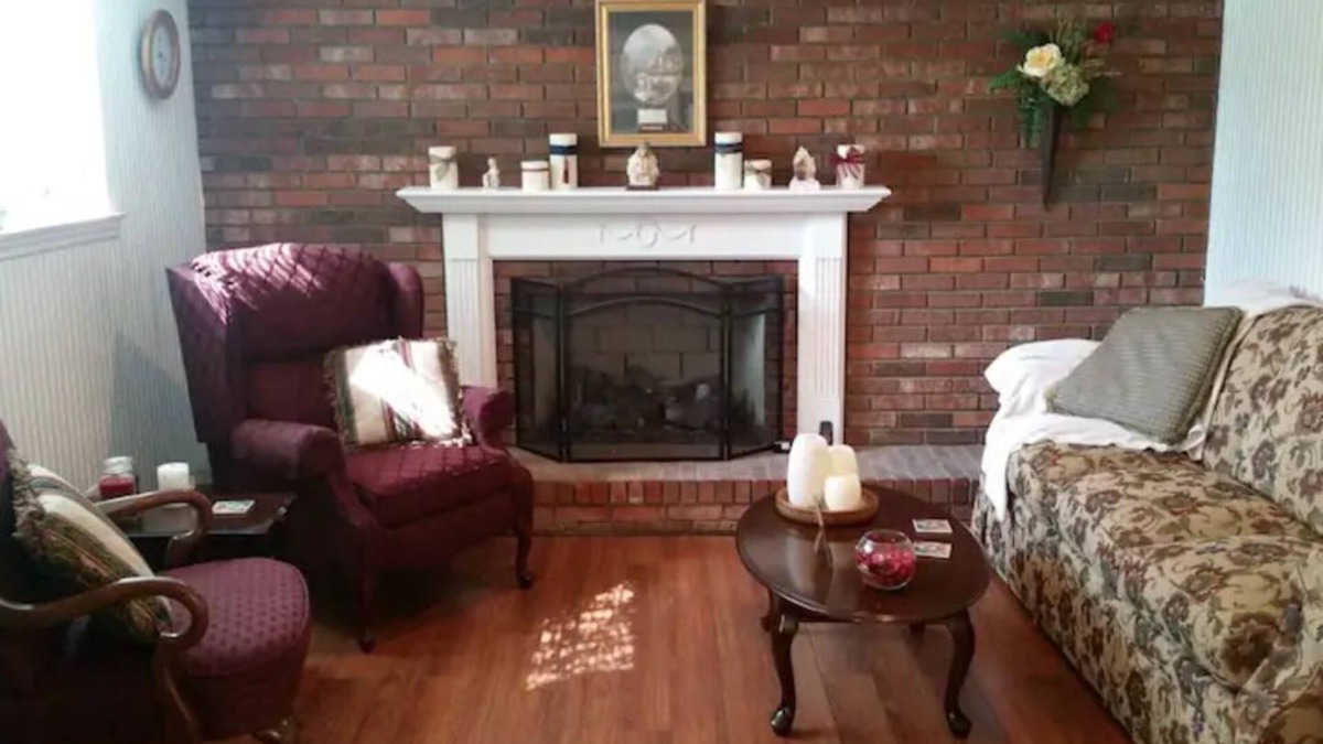 Graysville Apartment | Cozy Rosecrest Suite, 1 min to I-75, full kitchen, sleeps 4, Safe area