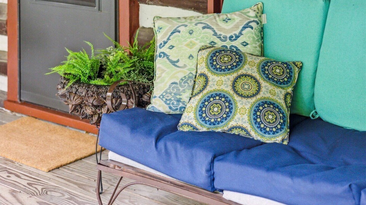 Abrams Cottage | Cozy Rost Lake Log Cabin in Oconto County